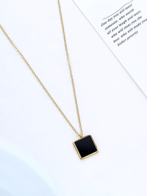 Western Pendant with Chain in Gold finish - THF744