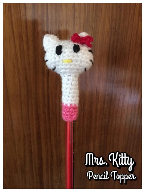 Mrs.Kitty Crochet Pencil Topper