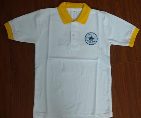 T-Shirt - Yellow Collar - Zee School