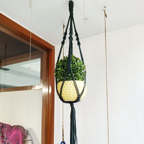 Macrame Hanging Planter - Green
