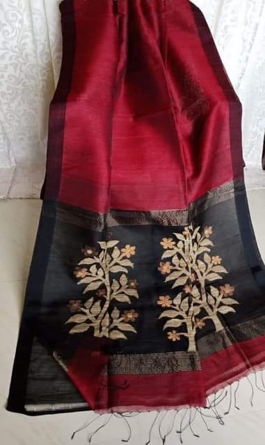 Pure Linen Dhakai Jamdani Saree in Red and Black
