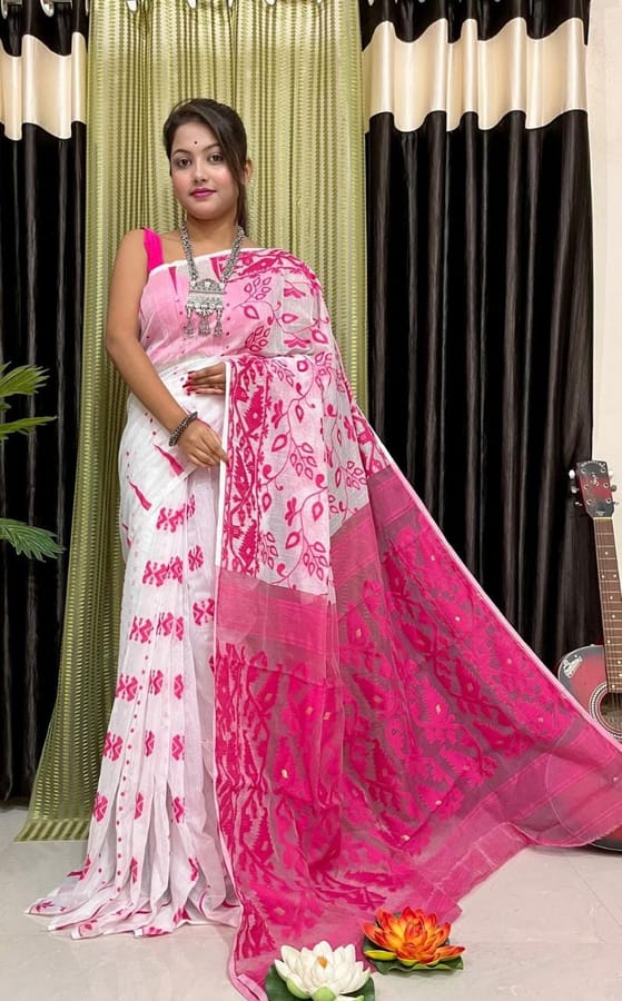 Pure Cotton Bengal Jamdani Saree in a Beautiful combination of Rose Pink and White