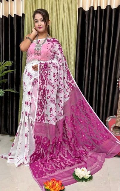 Pure Cotton Bengal Jamdani Saree in a Beautiful combination of Lilac and White