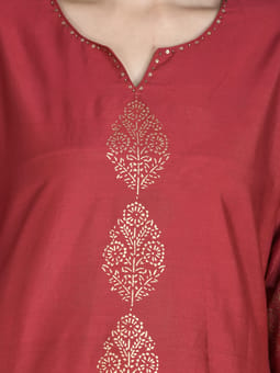 Ornamental Printed Kurta With Trouser Closer Five