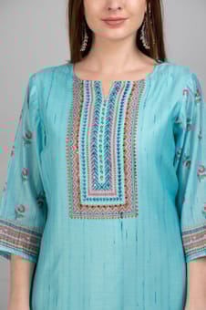 Floral Print Kurta Closer Three