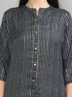 Stripe Printed Kurta Closer Three