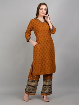 Kurta With Comfort Pant Closer Two