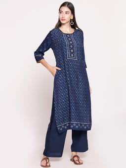 Geometrical Printed Kurta Pant Dupatta Closer Two