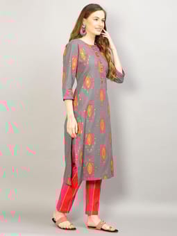 Printed Kurta With Trouser Closer Two
