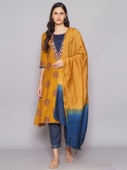 Floral Kurta Pant Dupatta Front