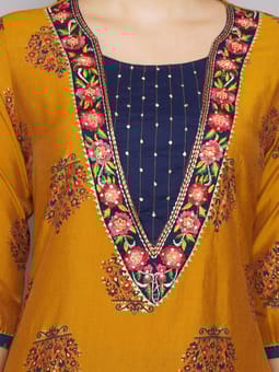 Floral Kurta Pant Dupatta Third Closer