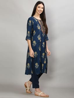 Printed Kurta Pant With Dupatta Closer Three