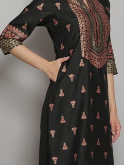 Straight Printed Kurta Closer Two