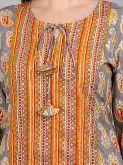 Straight Printed Kurta Closer Three