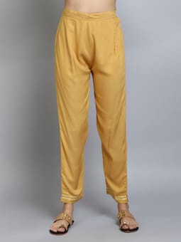Floral Kurta Trouser Dupatta Fourth Closer
