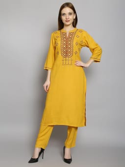 Ornamental Kurta With Pant Front