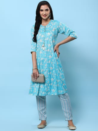 Women Blue Floral Printed Kurta With Trouser