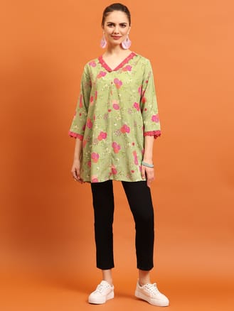 Women Liva Rayon Green Floral Print Tunic