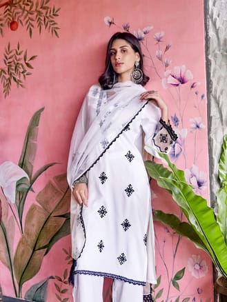 Women Liva Rayon White Embroidered Kurta Comfort Pant Dupatta