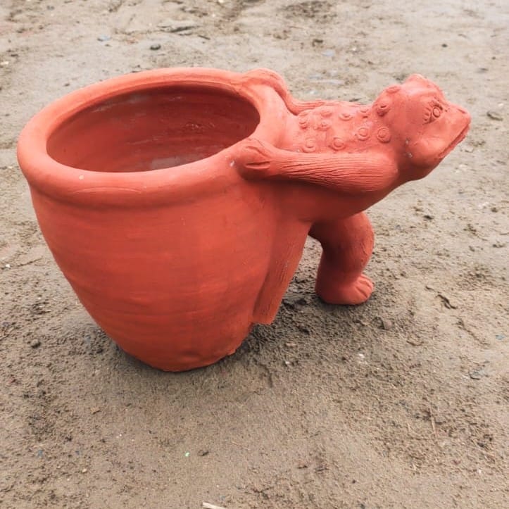 Working Toad Terracotta Planter - 6 Inch