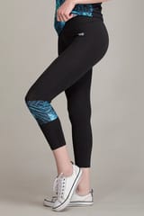 Clovia Active Capri Tights with Printed Panel & Waistband Zipper in Black - Quick-Dry