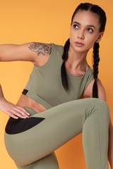 Clovia Activewear Sports Crop Top with Back Cut-out Green - Quick-Dry