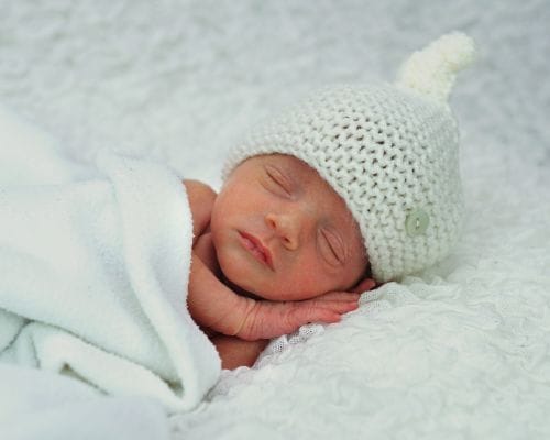 Sleepyheads: Your newborn can sleep up to 18-22 hours a day!