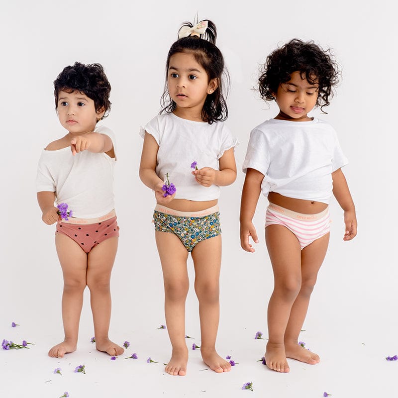 https://cdn.shopify.com/s/files/1/0438/3542/4922/products/Boyunderwear800x800_0024_GD35128.jpg?v=1679301117