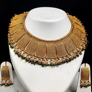 Short Necklace Unique Net Design
