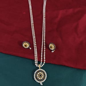 Pearl Pendant Set- Round Pendant Navy Blue Stoned