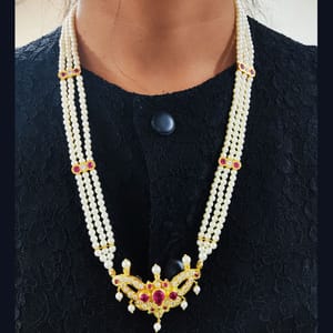 Pearl Necklace Set With Traditional Golden Pendant