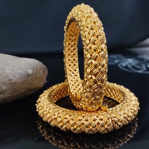 Golden Kada Broad Kada/Bangles In Golden Finish
