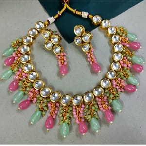 Elegant Kundan Necklace With Crystals Combination