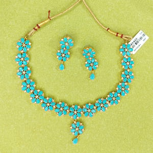 Fancy Short Necklace Flower Design Online
